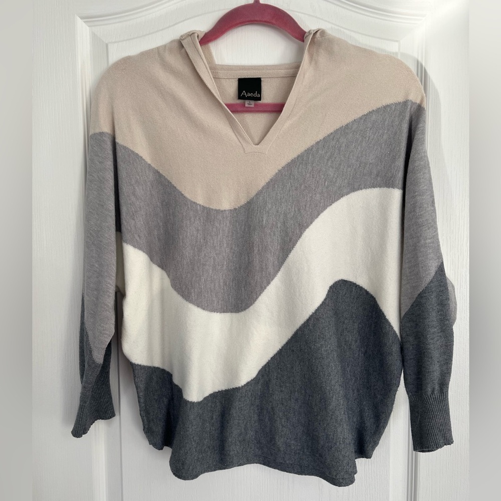 Aaeda Women’s Large Hooded Colorblock 3/4 dolman sleeve Sweater